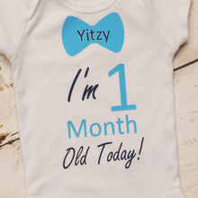 Load image into Gallery viewer, Personalized Monthly &quot;Memory&quot; Onesies
